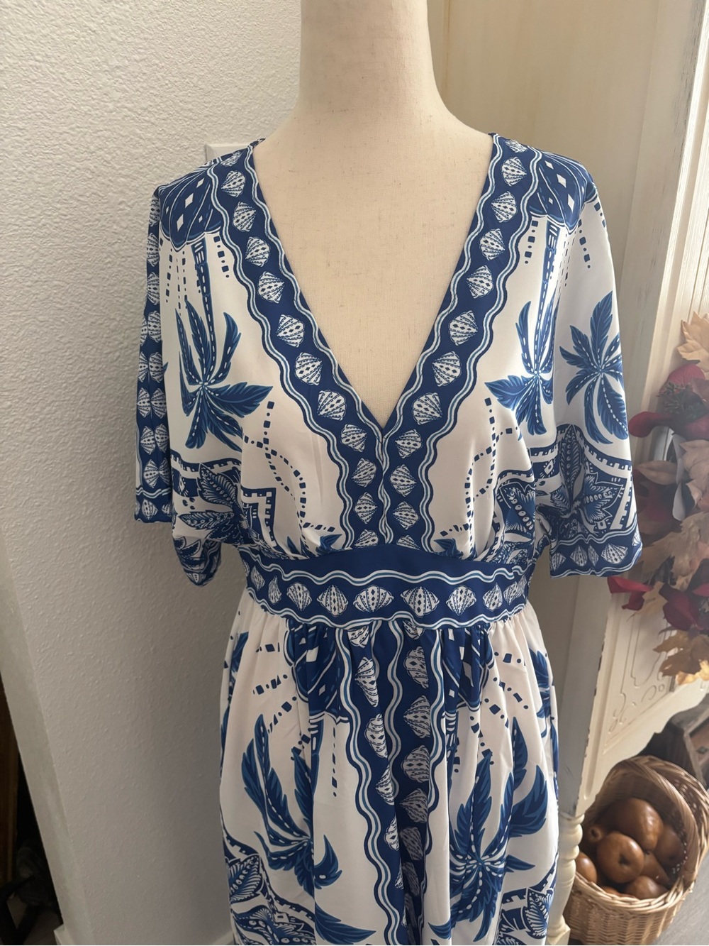 Stunning Blue White Floral V-Neck Women’s Dress Never Worn Final Sale